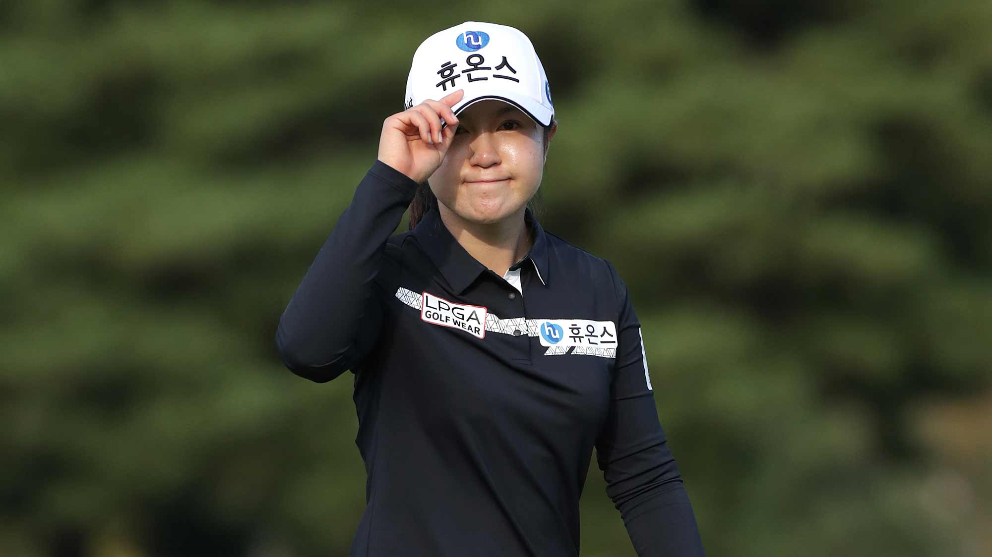  Seung Yeon Lee of Republic of Korea acknowledges the gallery on the eighteenth hole during Round 3 of 2019 BMW Ladies Championship at LPGA International Busan on October 26, 2019 in Busan, Republic of Korea